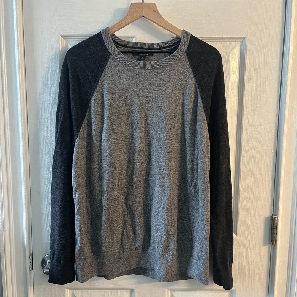Banana Republic Gray and Black Crewneck Sweater